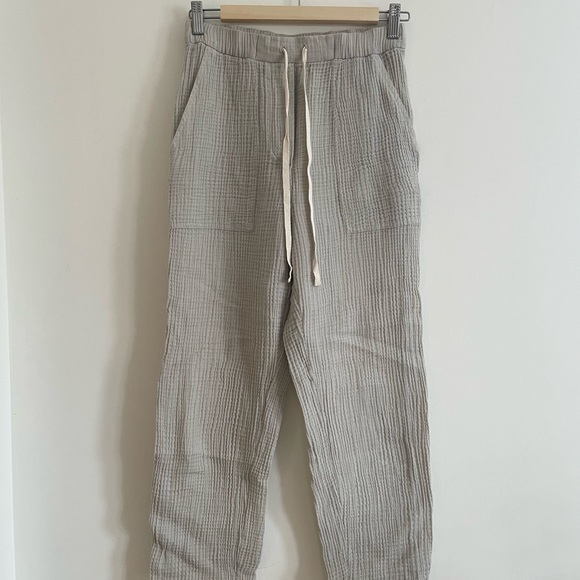 Zara | textured pants - Picture 2 of 3